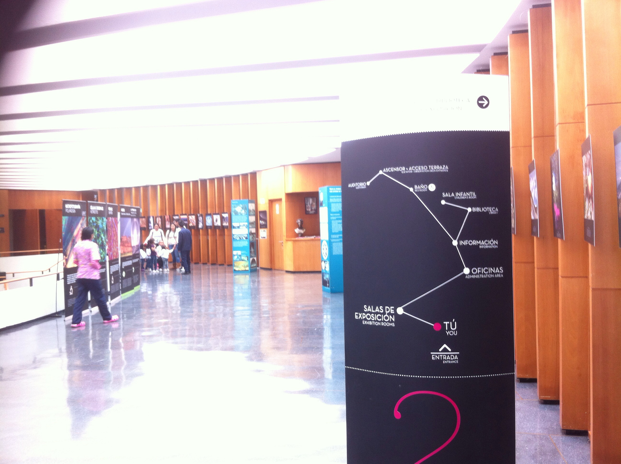 Cartel de entrada al Planetario