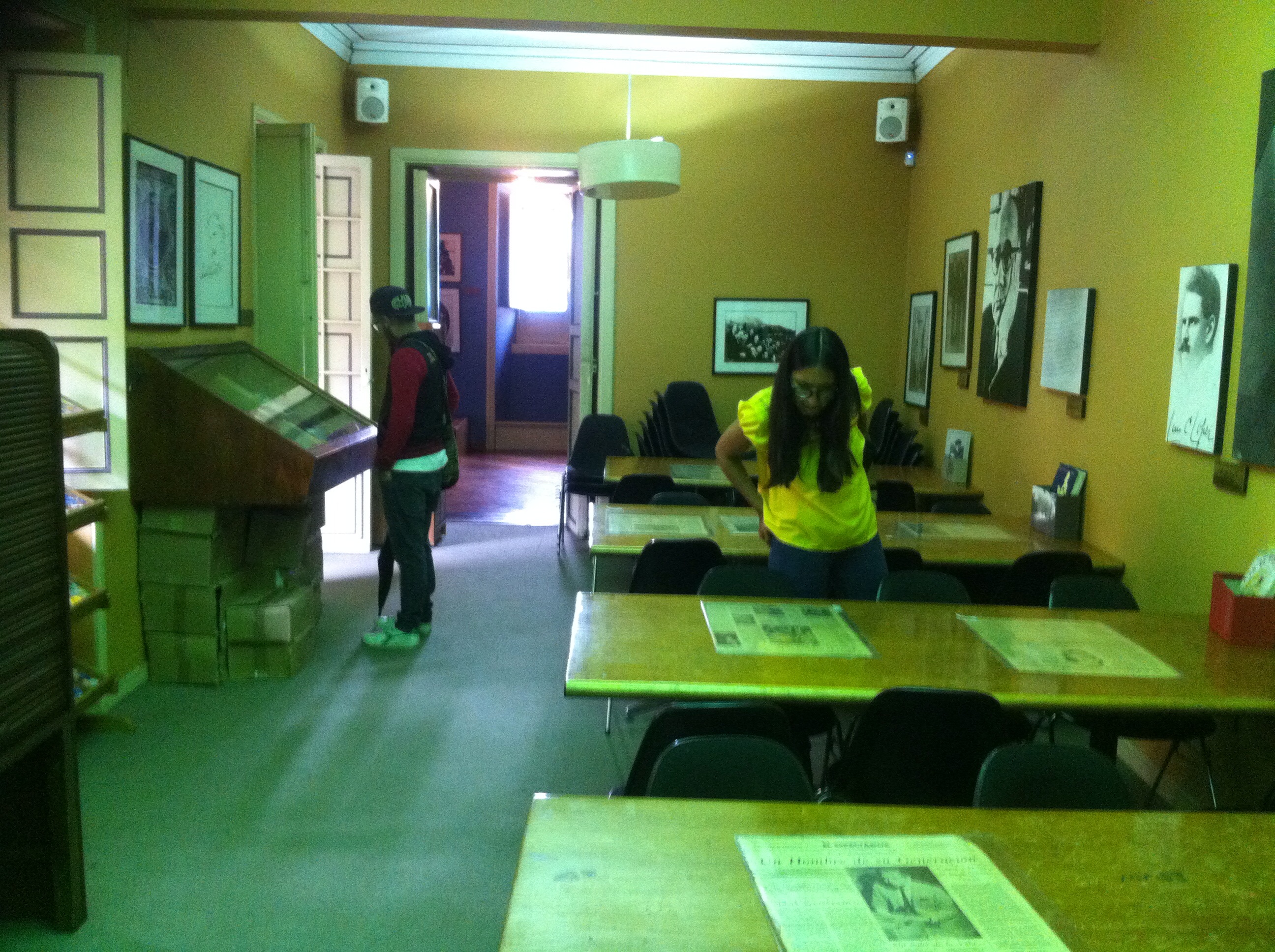 Biblioteca de la Casa de Poesía Silva