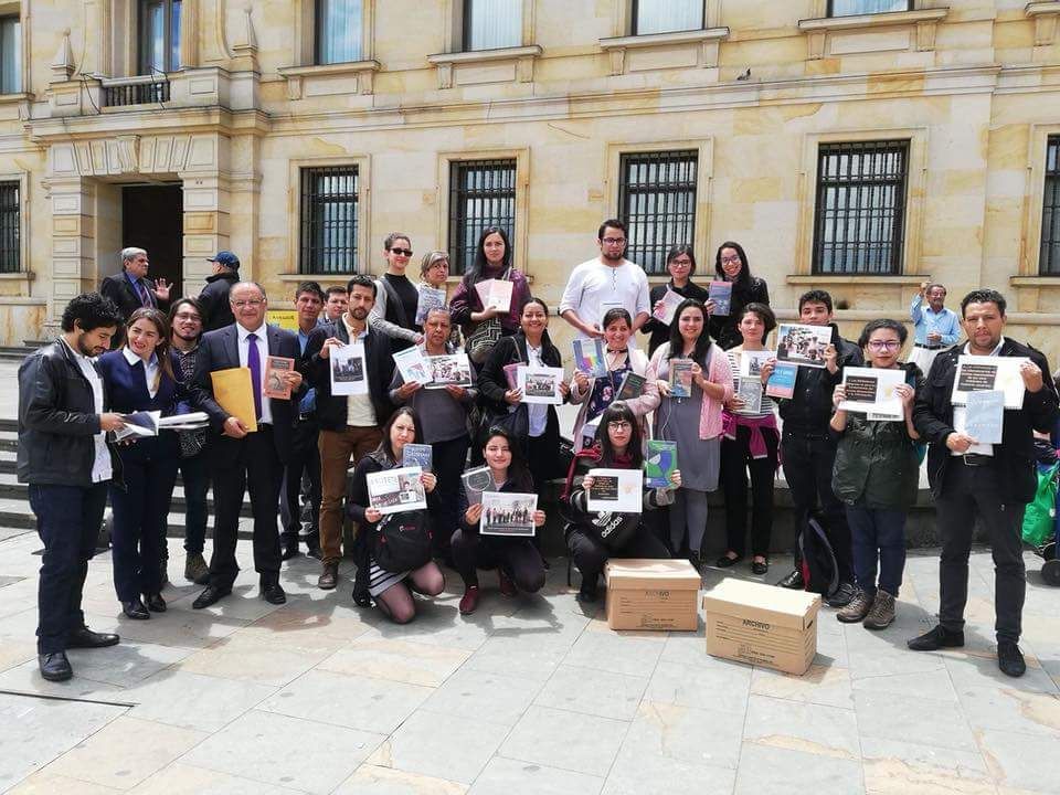 Grupo de #BibliotecariosAlSenado presente en el Senado de la República en Bogotá, 2018