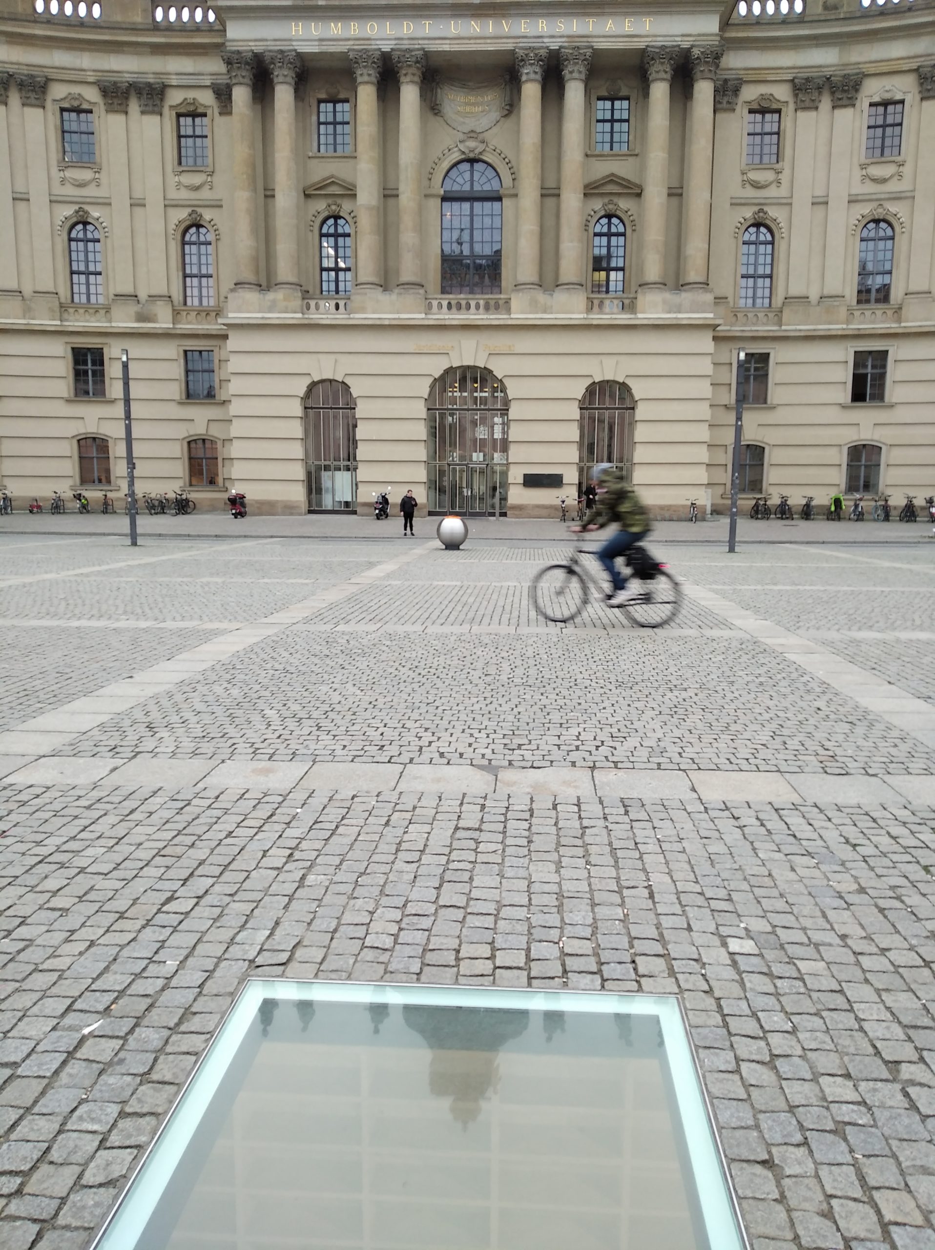 Monumento contra la quema de libros en Berlín